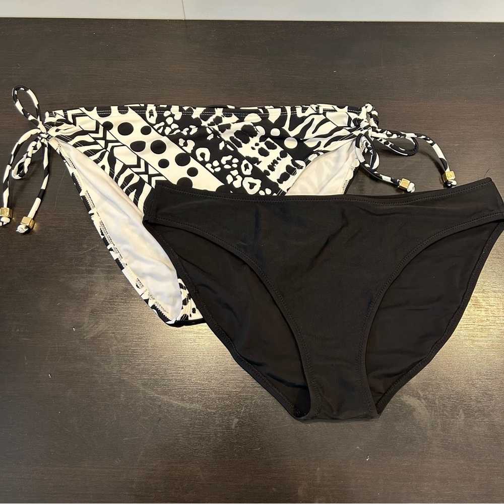Bundle of 2 Women’s Bikini Bottoms Black White